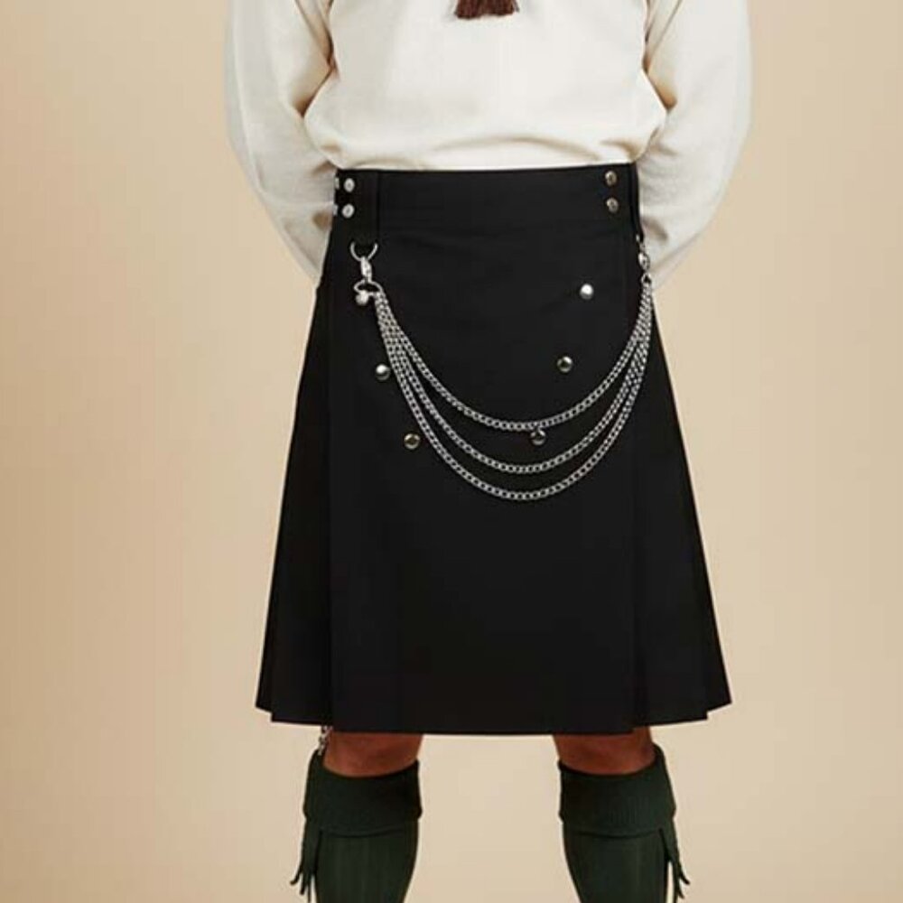 Cargo Utilty Kilt Black with Silver Chains Traditional Scottish Highlander Kilt